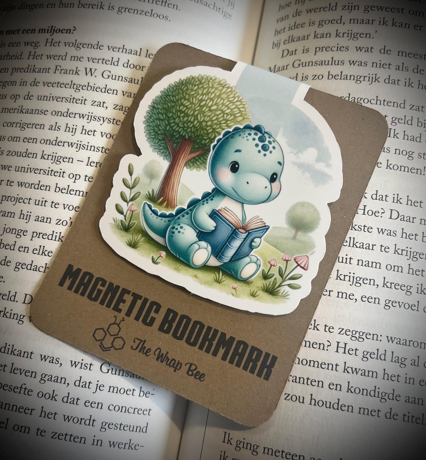 Magnetic bookmark dino