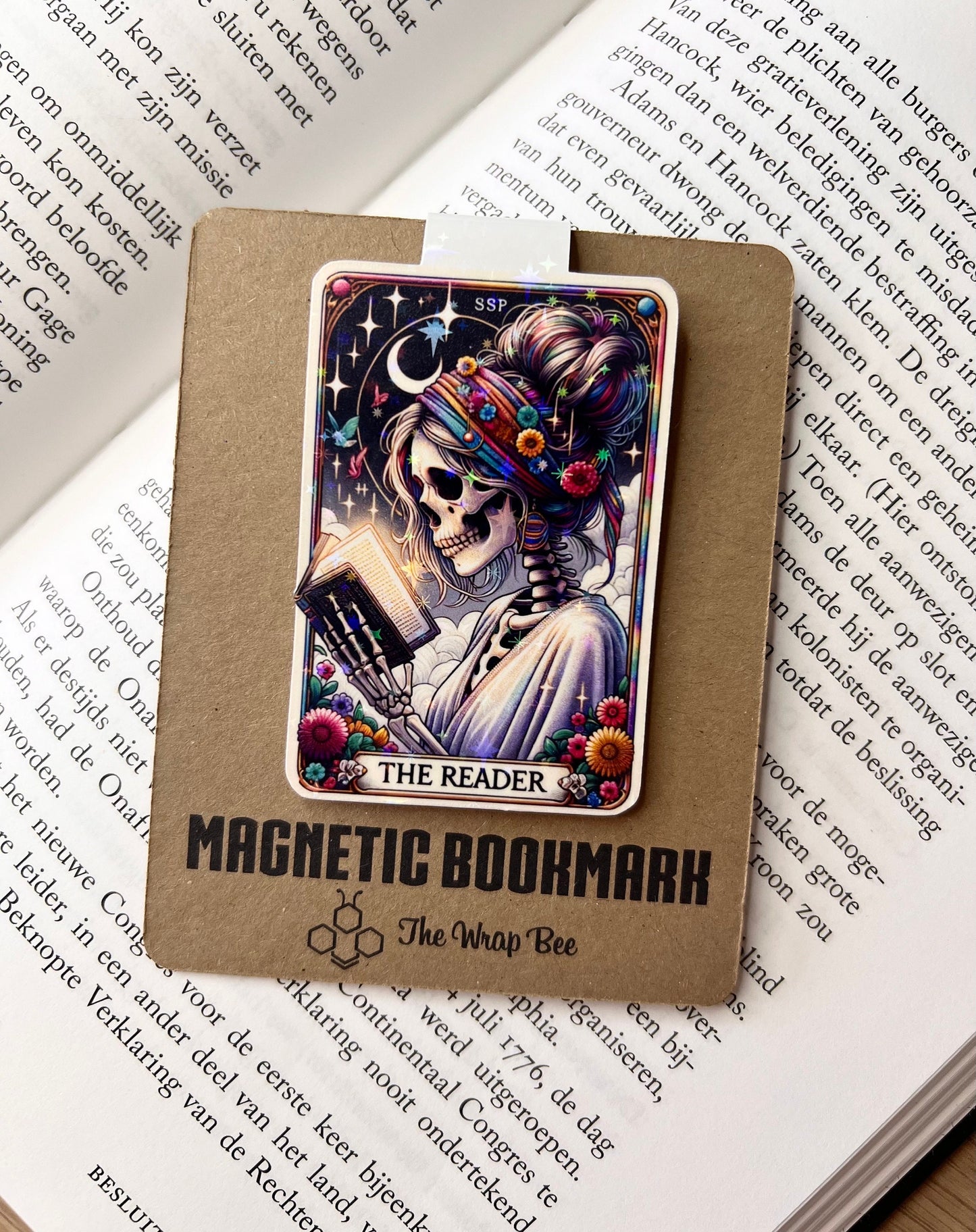 Magnetic bookmark the reader.