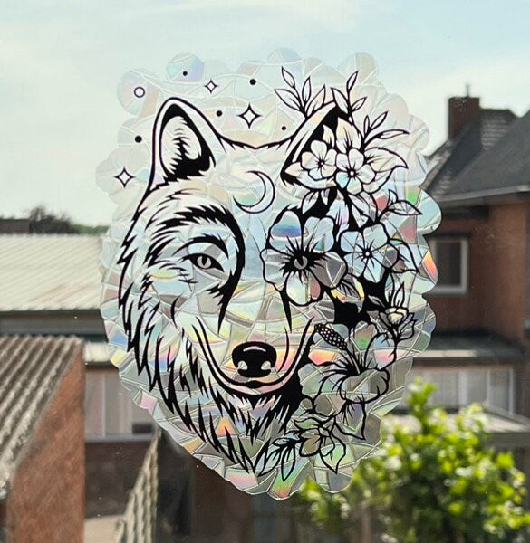 Moon wolf suncatcher statisch sticker. Regenboog sticker.