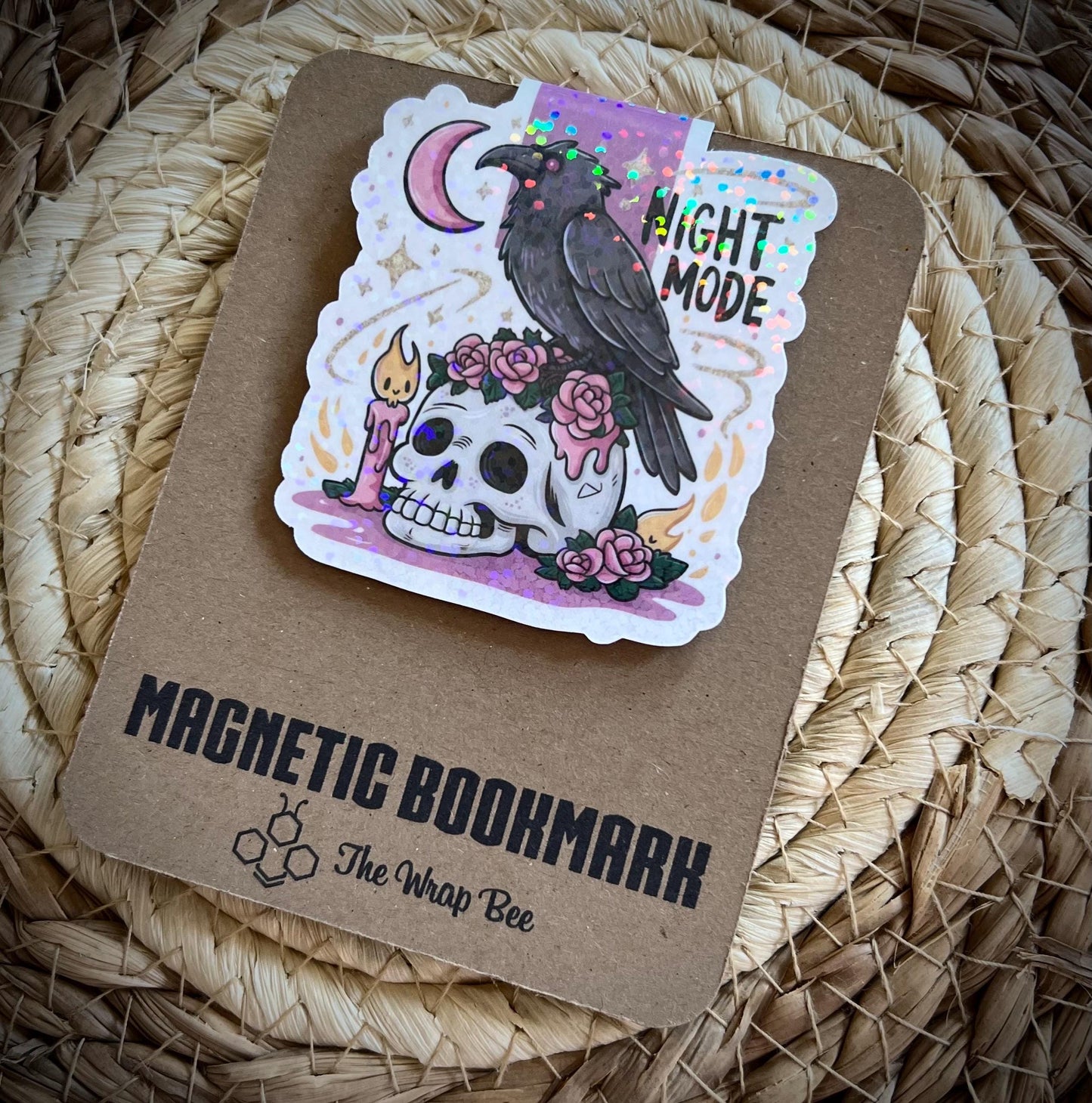 Magnetic bookmark night mode